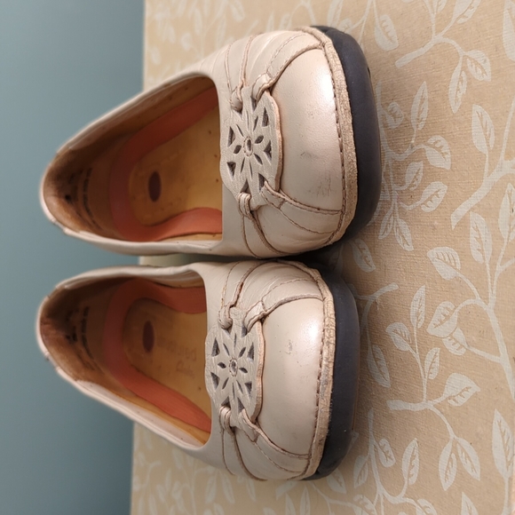 Clark's Structured Leather Flats 7.5 - Picture 2 of 8